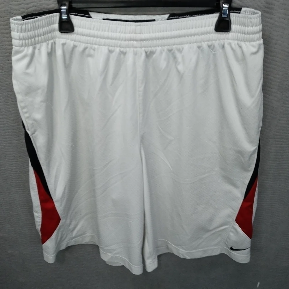 Nike basketball shorts white men's Large. Waist 36